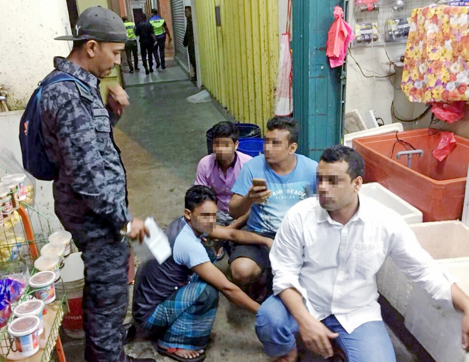 EMPAT lelaki warga asing ditahan dalam Ops Nyah di Serdang. 