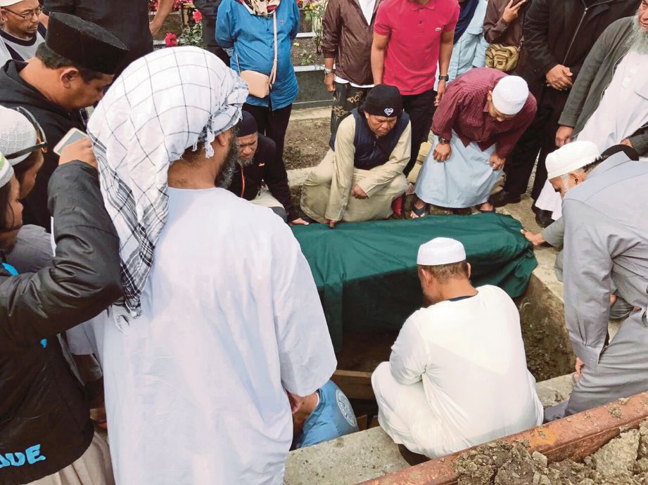 arwah Mohammad Syahurilnal dikebumikan di Fawkner Crematorium and Memorial Park, Melbourne.