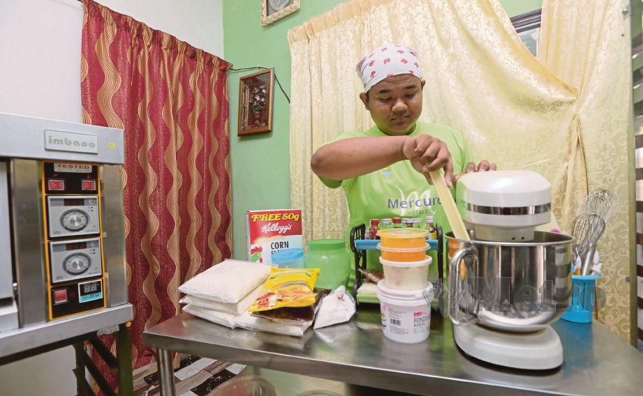 MUHAMMAD Hafizunif meminati bidang masakan sejak berusia 15 tahun sebelum mengasah bakatnya di Politeknik Tuanku Syed Sirajuddin. 