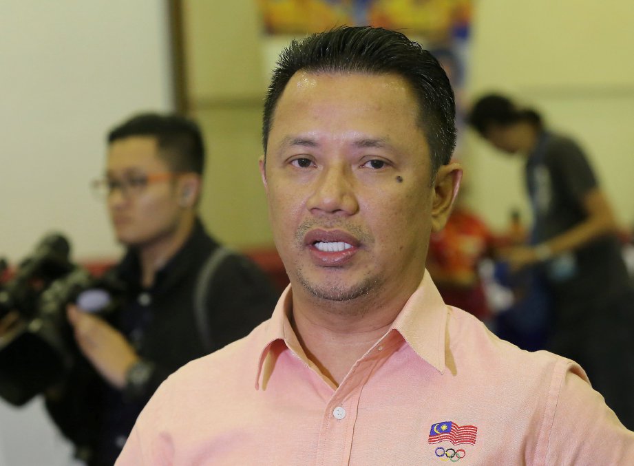 PRESIDEN Persatuan Badminton Malaysia (BAM), Datuk Seri Mohamad Norza Zakaria beri tempoh tiga bulan kepada pemain negara termasuk skuad perseorangan lelaki walaupun ada pihak yang menggesa supaya melakukan 'proses pemutihan'. - Foto Owee Ah Chun