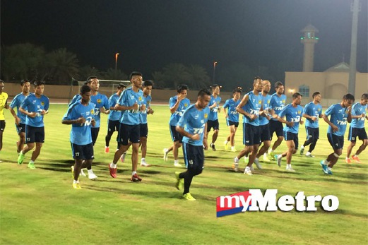 SKUAD Harimau Malaya berlatih di Armed Forces Stadium di Abu Dhabi bagi persiapan menentang UAE pada kelayakan Piala Dunia 2018/ Piala Asia 2019. FOTO Aziman Rosdi