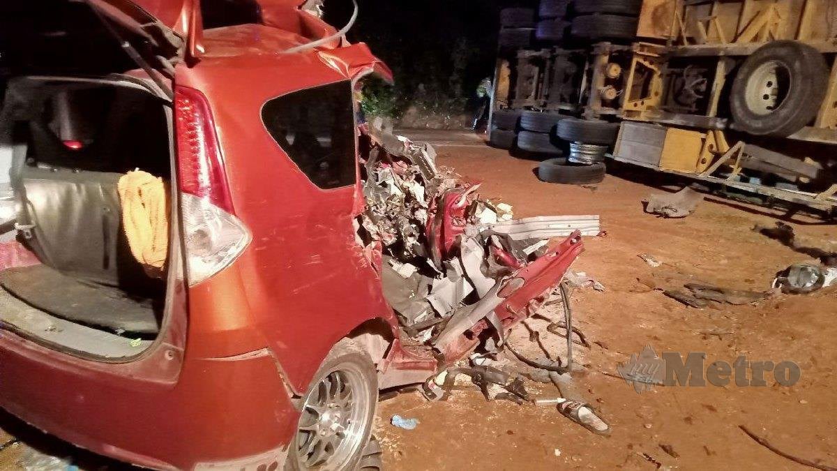 KEMALANGAN lima kenderaan yang mengorbankan enam beranak di KM 5 Jalan Segamat- Kuantan pada 1 Sept.
