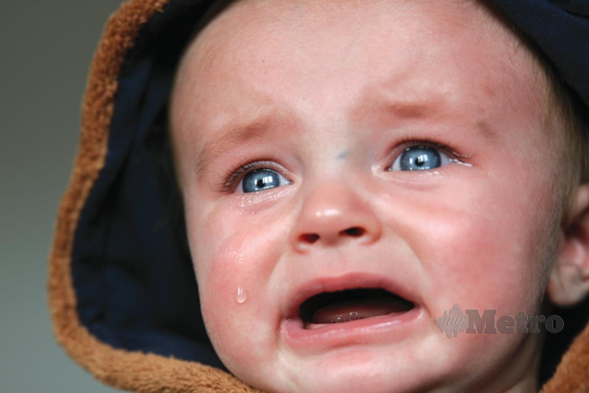 JANGAN biarkan anak terus menangis kerana ia adalah cara si kecil untuk berkomunikasi.