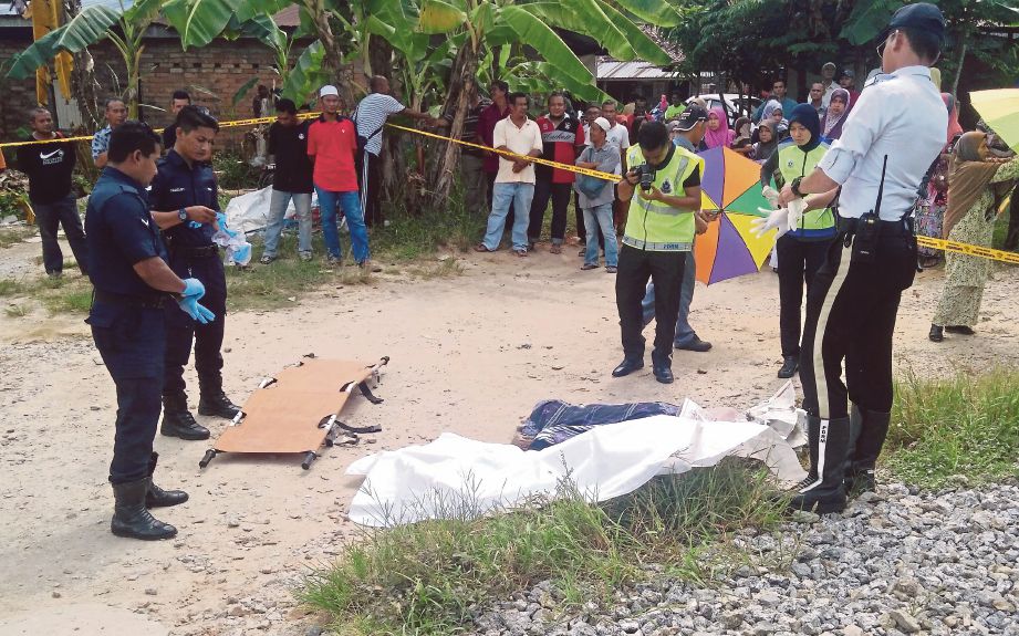 MANGSA ditemui mati di Kampung Berangan Hujung akibat dirempuh kereta api, semalam.