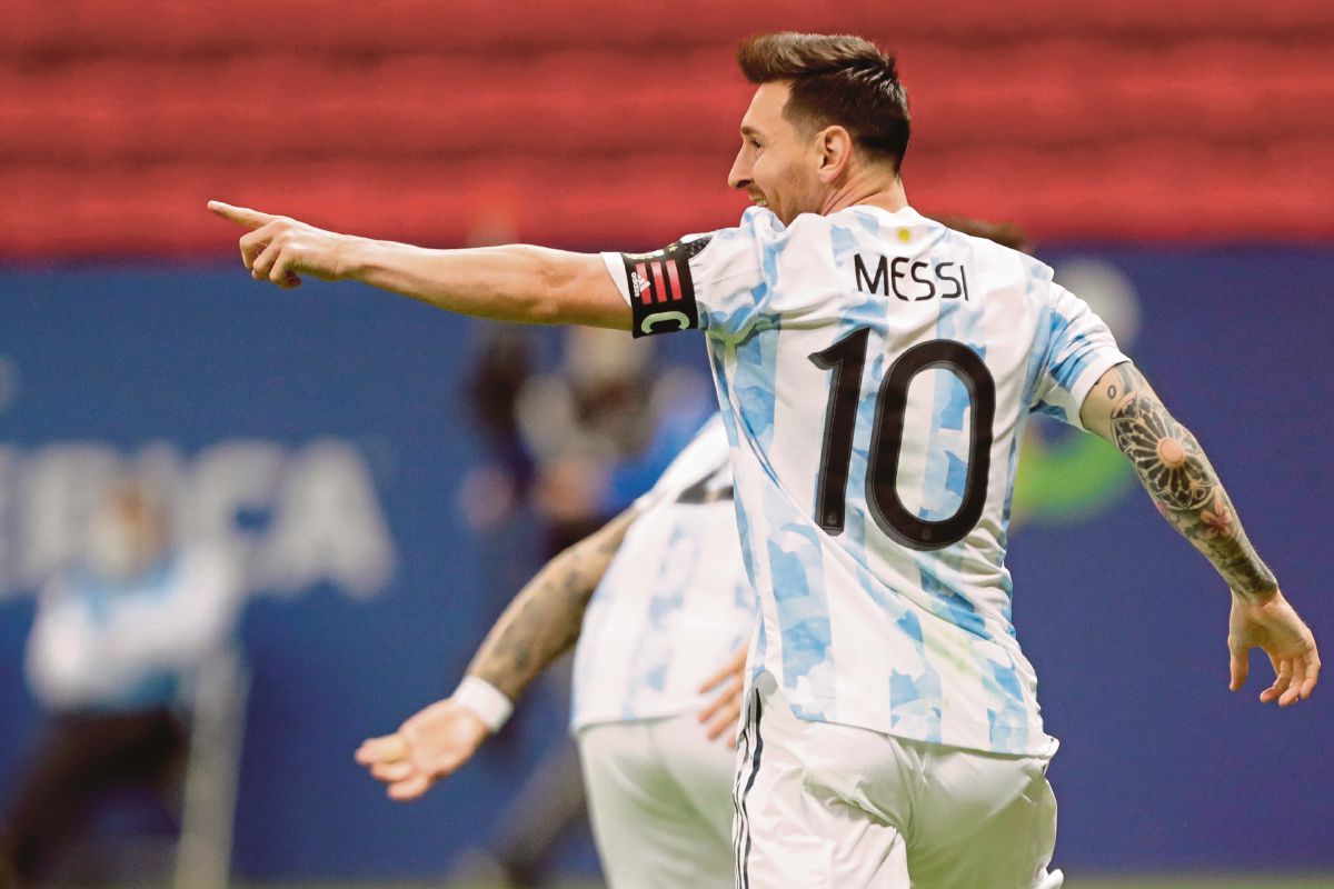 Penyerang Argentina, Lionel Messi meraihkan jaringan ketika saingan Copa America 2021. FOTO Agensi