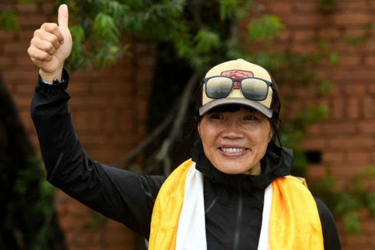 TSANG Yin-Hung ketika tiba di puncak Everest. FOTO Agensi 