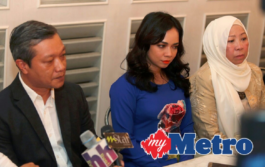 Amiruddin dan Nora Danish pada sidang media, hari ini. FOTO Zunnur Al Shafiq