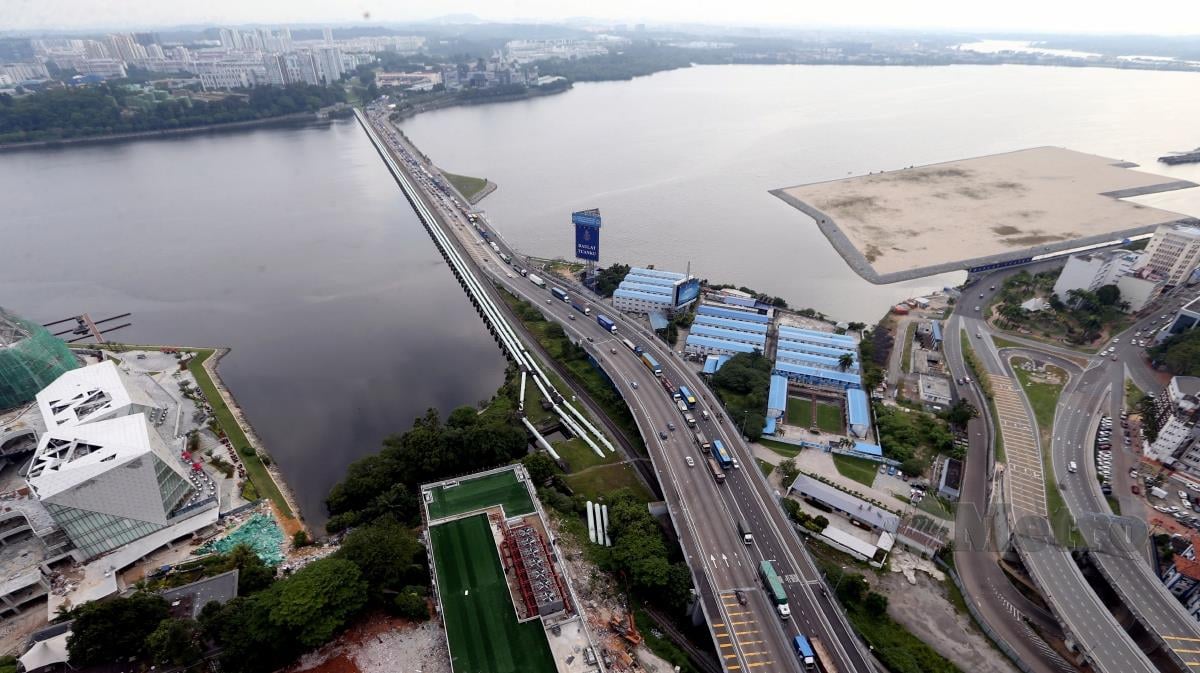 Tinjauan lokasi Jambatan Bengkok berhampiran Tambak Johor.