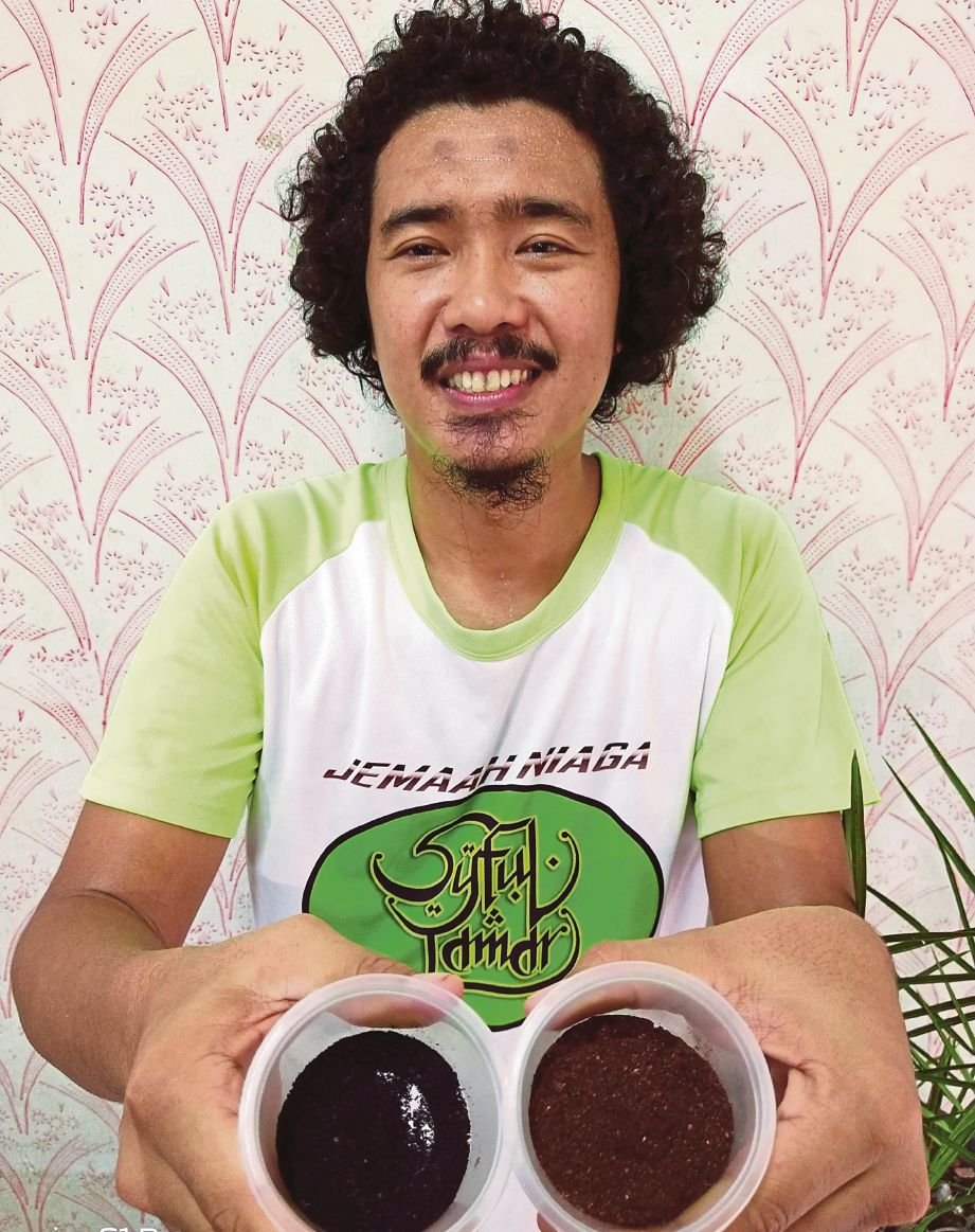 KOPI biji kurma yang dihasilkan Syful Rizan.  FOTO & VIDEO Muhammad Zulsyamini Sufian Suri