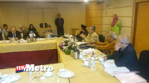 AHLI akademik mengadakan perbincangan mengenai kewujudan Hang Tuah. FOTO Syazwan Msar
