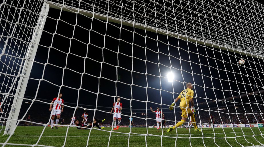 GIROUD (dua dari kiri) menjaring gol tunggal Arsenal. FOTO/REUTERS 