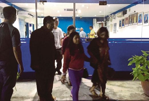 SUBANG JAYA 19 APRIL 2016. Kanak-kanak penghidap disleksia, Putri Nurkyra Izam Abdullah, 11, yang dilarikan seorang wanita Indonesia awal pagi semalam, ditemui selamat malam tadi.