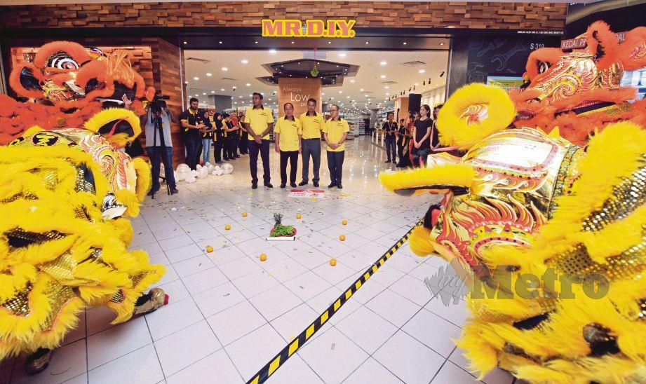 PELANCARAN Cawangan MR DIY ke-500 di pusat beli-belah One Utama. FOTO Khairul Azhar Ahmad