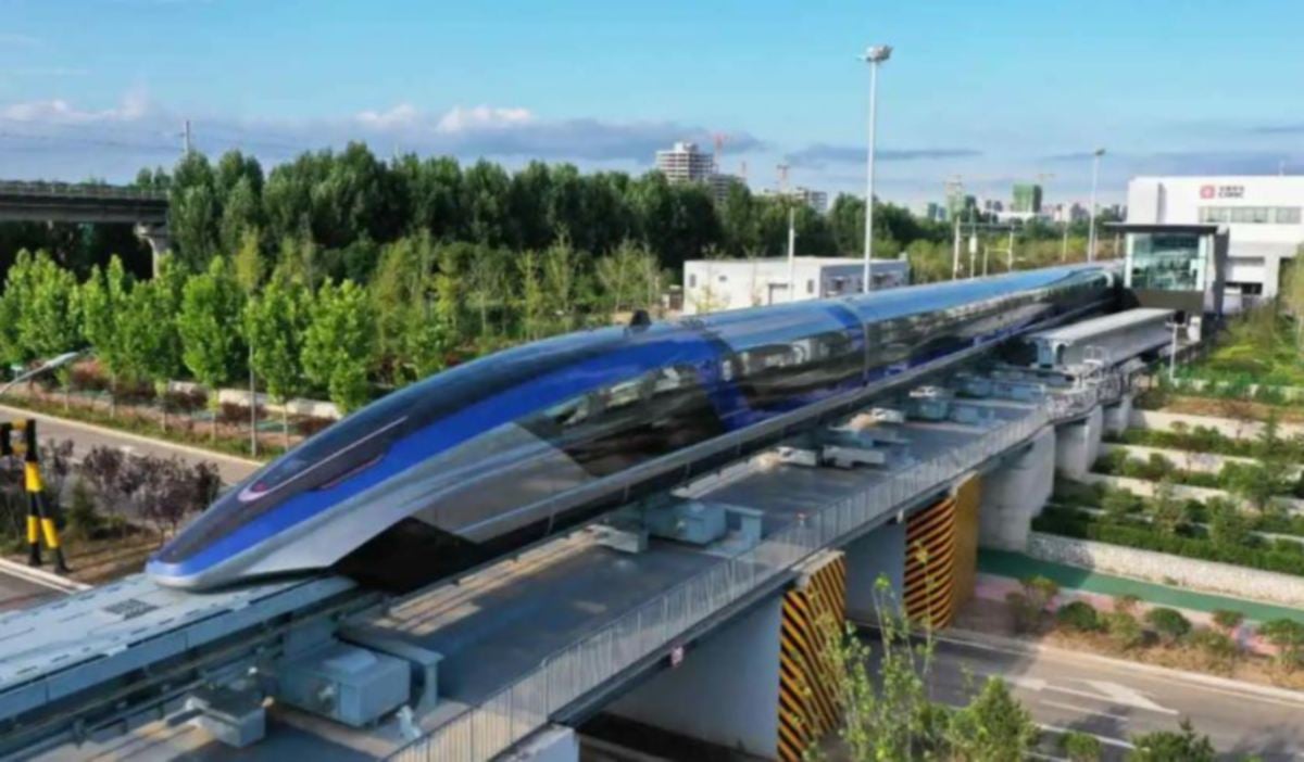 Kereta api maglev CRRC dikatakan boleh memendekkan masa perjalanan Beijing-Shanghai kepada tiga jam setengah. FOTO  CRRC.
