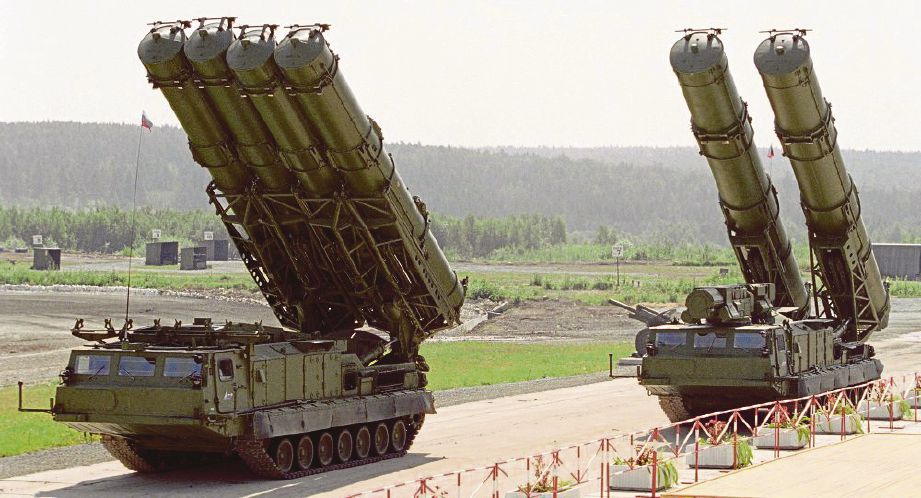 RUSSIA akan membekalkan peluru berpandu sistem pertahanan udara S-300 kepada Syria. - Agensi