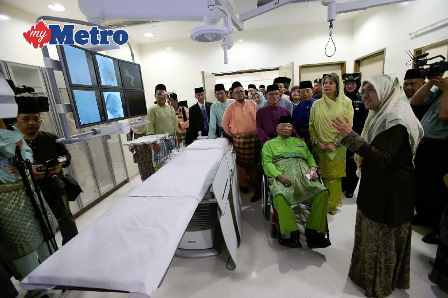 Sultan Pahang lancar IIUMMC  Harian Metro