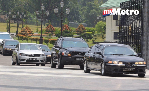 PERDANA Menteri, Datuk Seri Najib Tun Razak, keluar dari Istana Bukit Serene selepas menghadap Sultan Johor. FOTO Mohd Azren Jamaludin