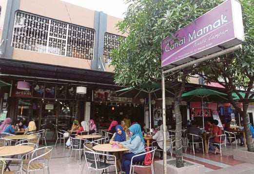 RESTORAN Canai Mamak Kuala Lumpur, Banda Aceh cukup dikenali warga tempatan.