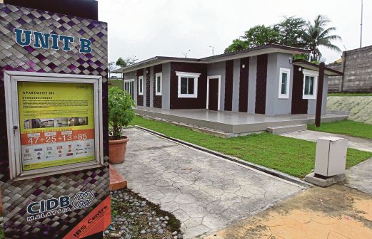 MODEL rumah satu tingkat yang dibina menggunakan konsep sistem IBS.