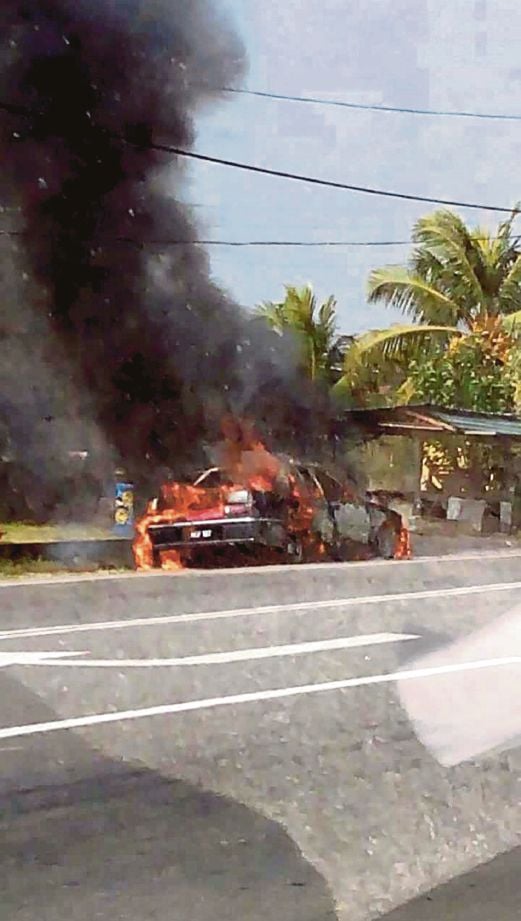 KEADAAN kereta yang musnah terbakar semalam.