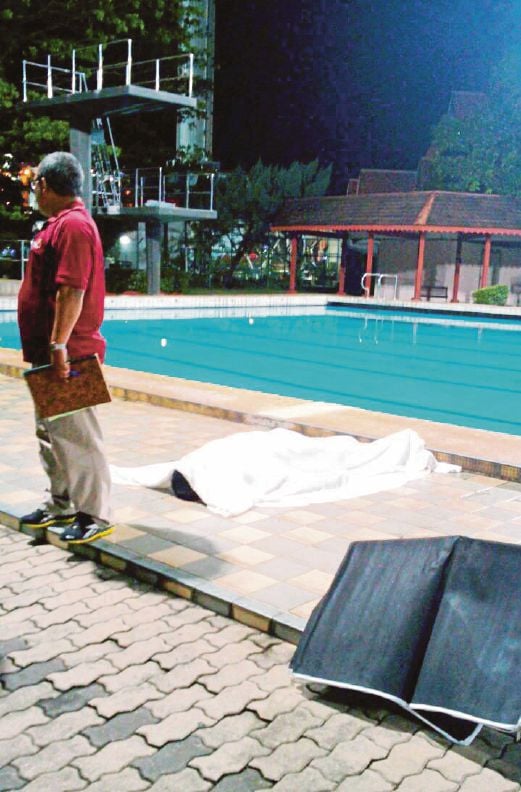  mayat Eng  ditemui lemas di dasar kolam Kompleks Renang MBMB, Banda Hilir, Melaka. 