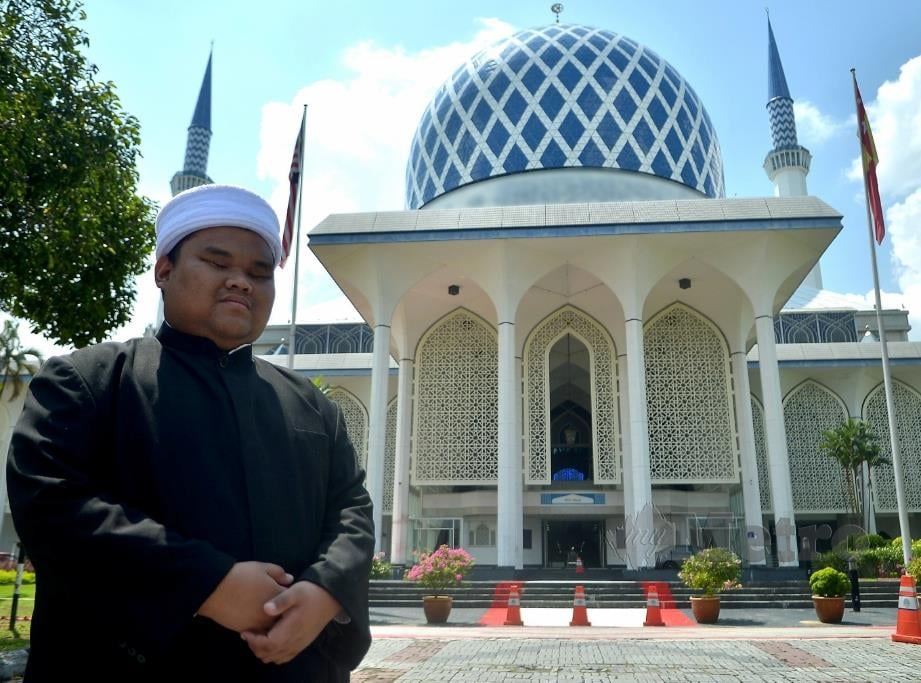 MOHAMMAD Syafiizwan ketika temu bual di Masjid Sultan Salahuddin Abdul Aziz Shah. FOTO Faiz Anuar