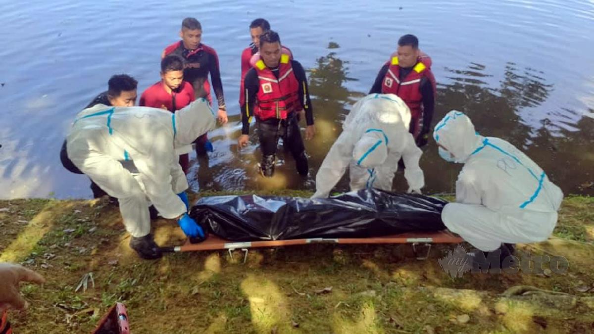 MAYAT mangsa lemas di Taman Tasik Cyberjaya ditemukan di dasar tasik. FOTO ihsan Bomba