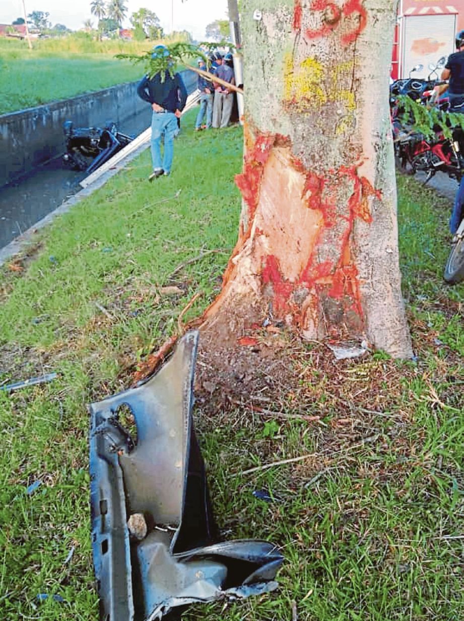 MOHD Sharifuddin  maut selepas kereta dipandunya  dipercayai terbabas melanggar pokok sebelum tercampak ke dalam parit besar  di Jalan Permatang Sintok, semalam. 
