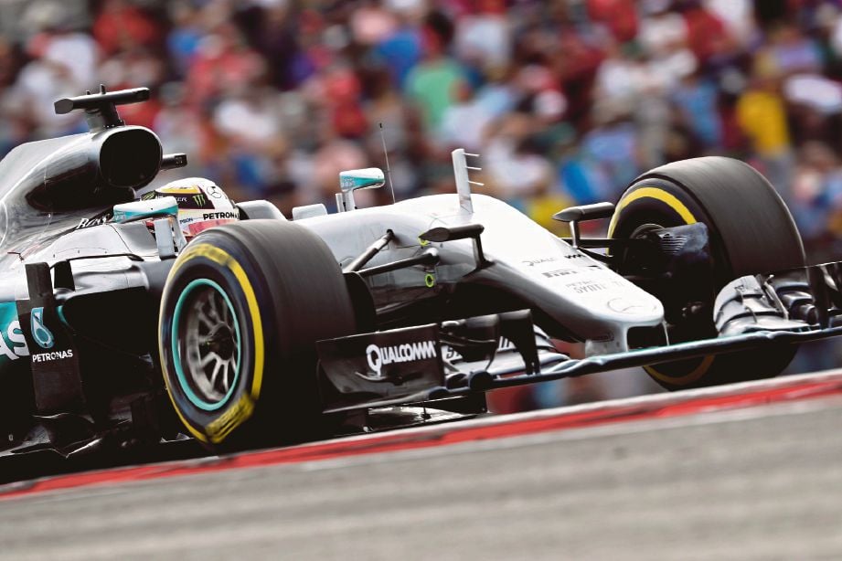 HAMILTON berjaya merapatkan jurang kedudukan dengan Rosberg di Grand Prix AS.
