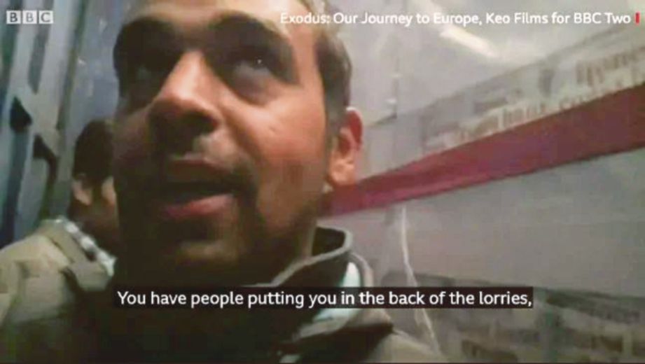AHMAD merakamkan video perjalanannya menaiki lori untuk menyeludup masuk ke Britain pada 2015. FOTO Agensi