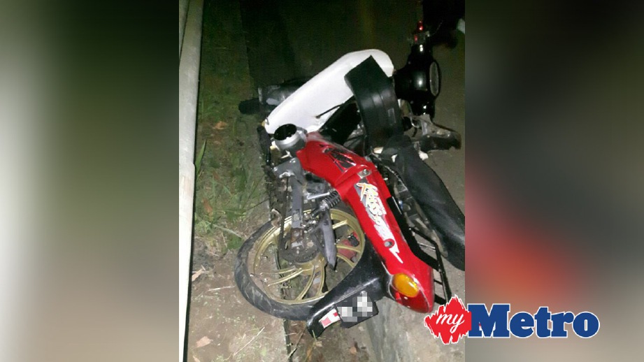KEADAAN motosikal wartawan sambilan yang terbabit dalam kemalangan. FOTO ihsan Polis
