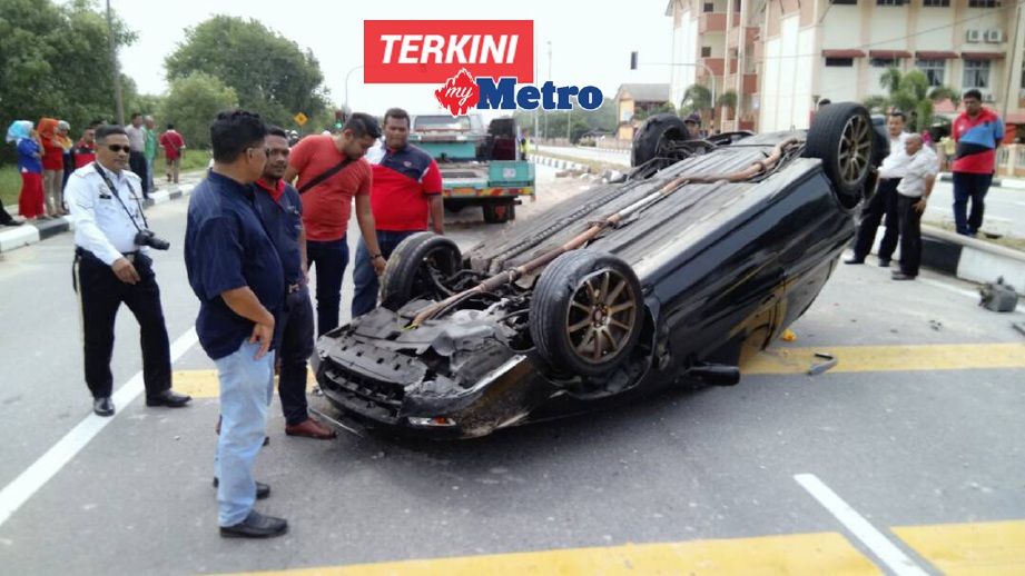 KEADAAN kereta yang terbabit dalam kemalangan di Kilometer 65, Jalan Kuala Terengganu-Kuantan, Dungun. FOTO Rosli Ilham