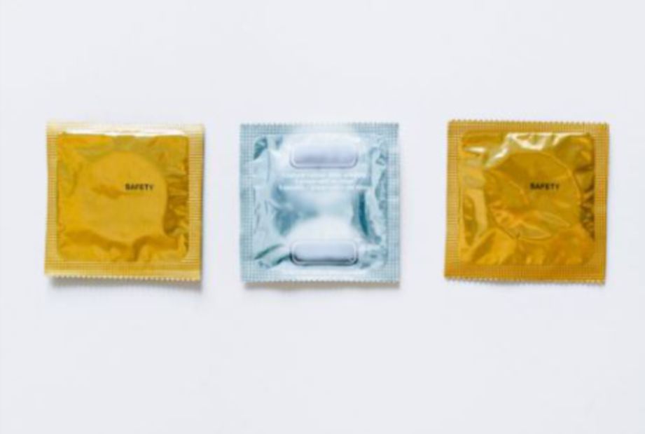 PEMILIK gudang dakwa  mereka menerima kondom terpakai secara bulanan.