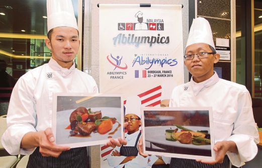 YAP bersama Muhamad Saifuddin (kanan)  terpilih mewakili Malaysia bagi International Abilympics  di  Perancis. 