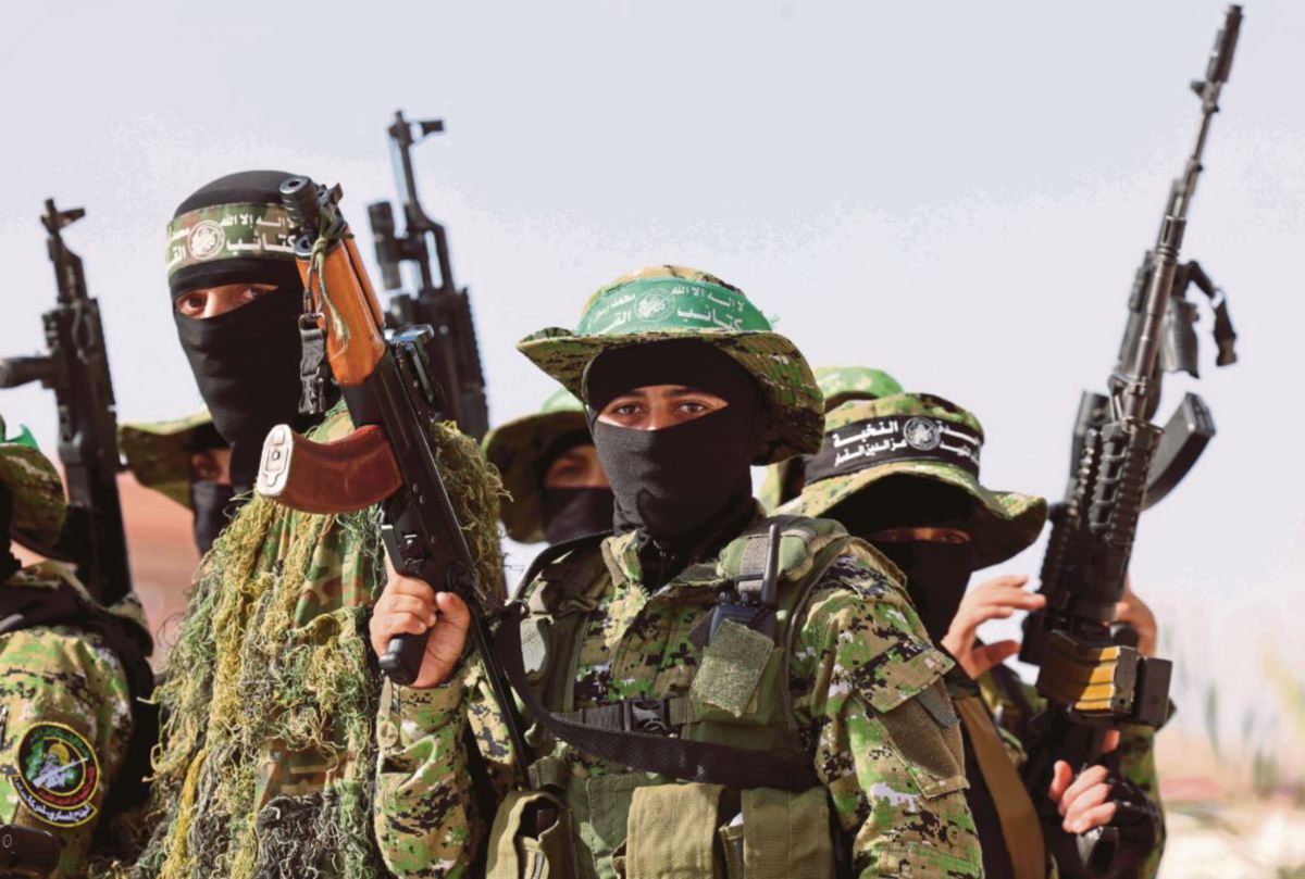 ANGGOTA Briged Al-Qassam, sayap bersenjata Hamas. FOTO Fail AFP.