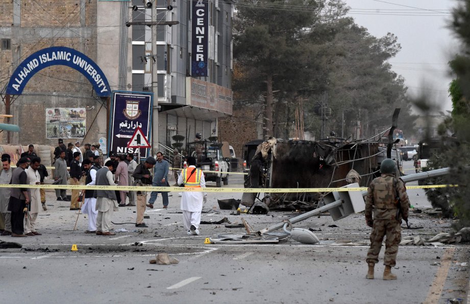 ENAM anggota polis maut dalam tiga letupan berasingan di bandar Quetta di barat daya wilayah Balochistan. - Foto AFP