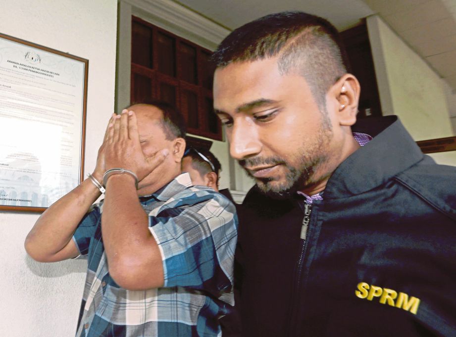 MISNAN dibawa keluar dari Mahkamah Sesyen Kuala Lumpur.