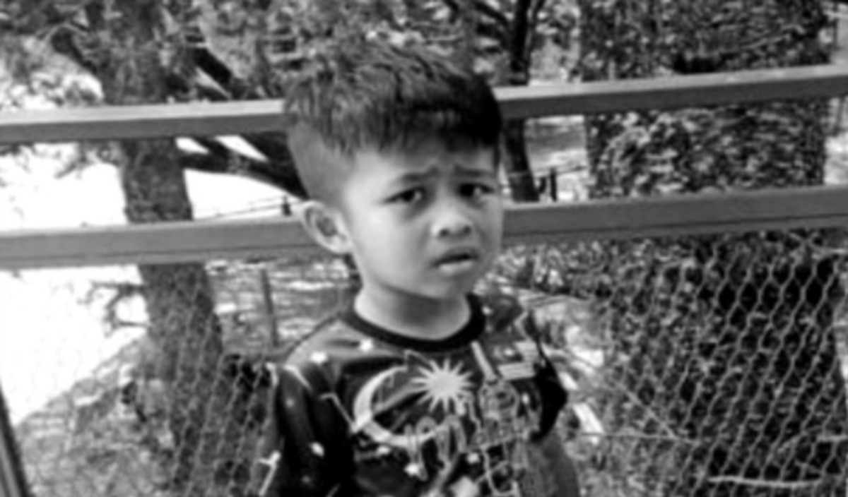 GAMBAR kanak-kanak lelaki yang dikongsi ibunya di Facebook selepas didapati hilang di sekitar Taman Aman, Petaling Jaya.