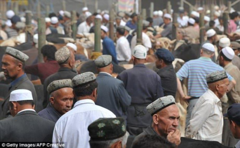 GAMBAR hiasan, penduduk Islam di Xinjiang.  - Agensi 