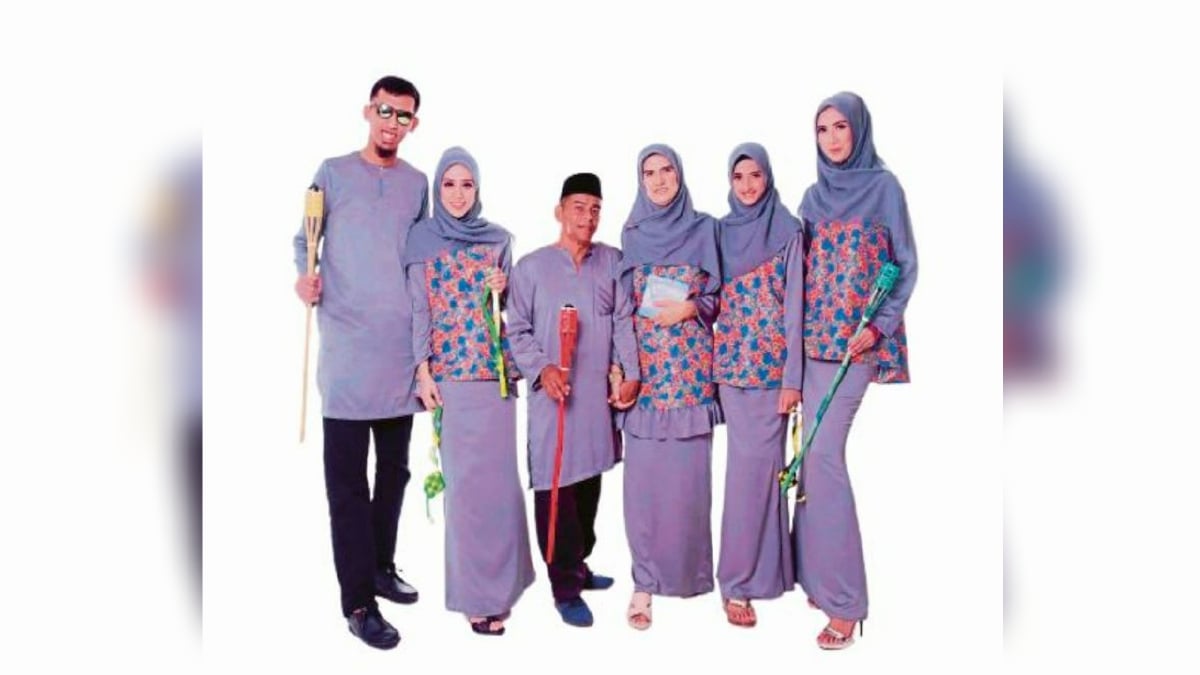 AHLI keluarga Nur Syahirah yang rata-ratanya tinggi. FOTO Ihsan Nur Syahirah.