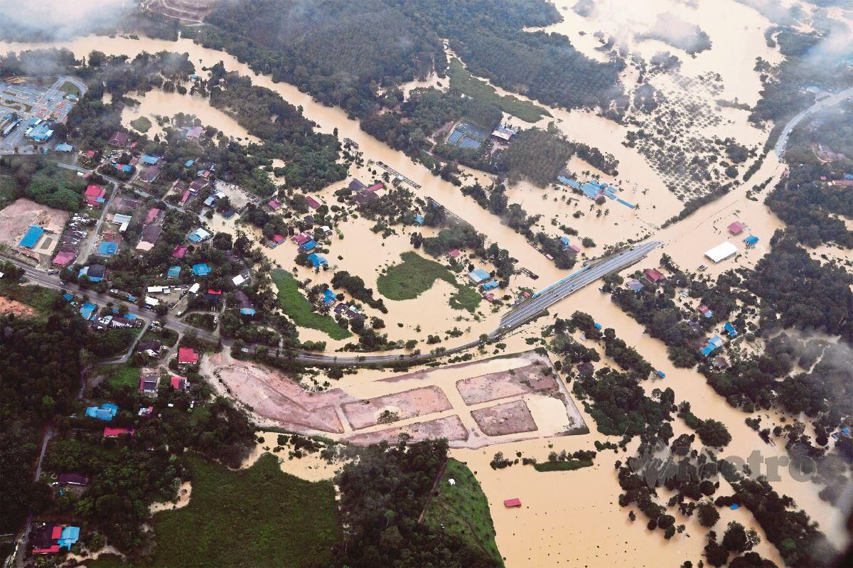   PEMANDANGAN udara menunjukkan sebahagian kawasan Temerloh yang dilanda banjir pada 7 Januari lalu.