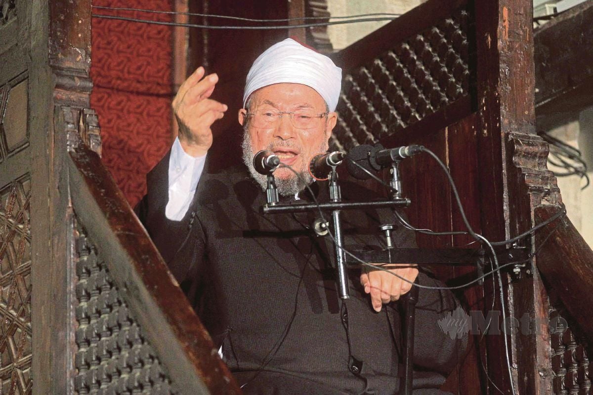 SHEIKH Prof Dr Yusuf al-Qaradawi menghasilkan 120  buku termasuk naskhah perundangan Islam serta menerima pelbagai pengiktirafan antarabangsa.