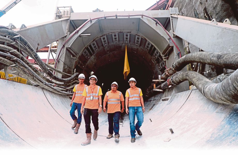 TAPAK pembinaan MRT Bandar Malaysia South, Jalan Sungai Besi. 