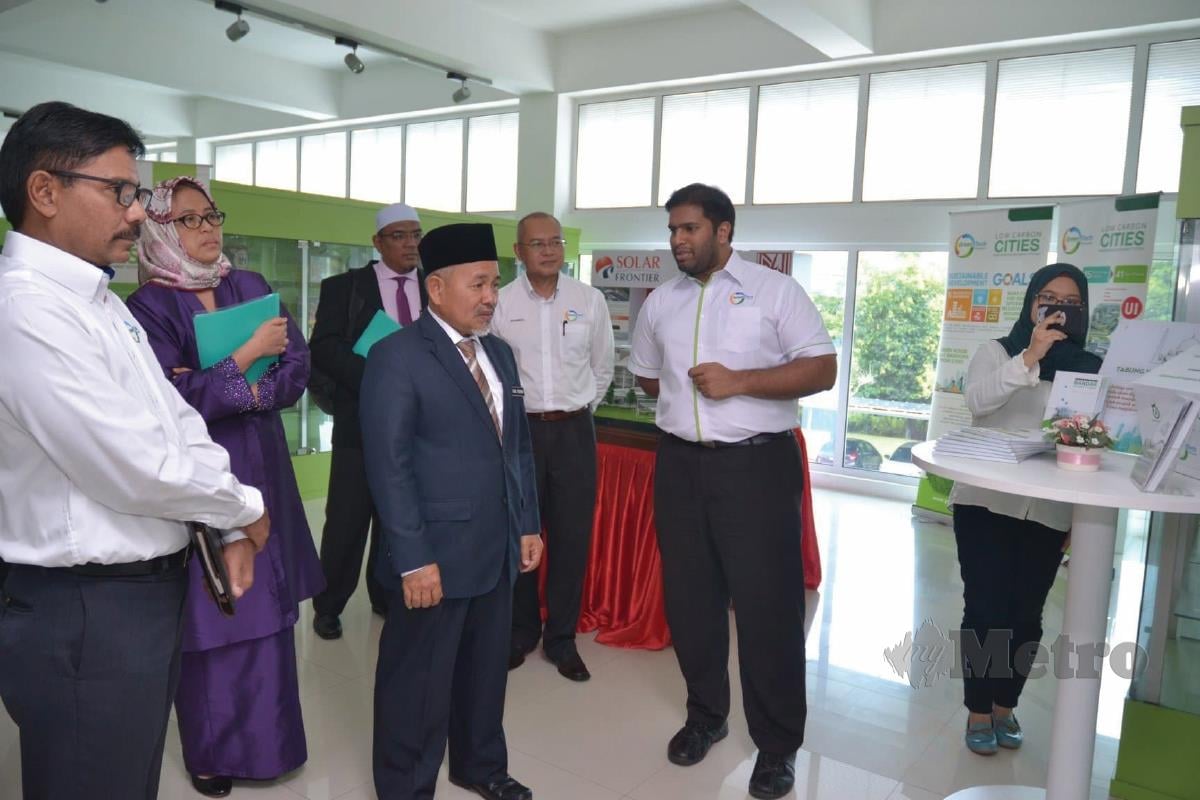 SESI lawatan Menteri Alam Sekitar dan Air, Datuk Seri Tuan Ibrahim Tuan Man (bersongkok) di GEO Building, Ibu Pejabat MGTC.
