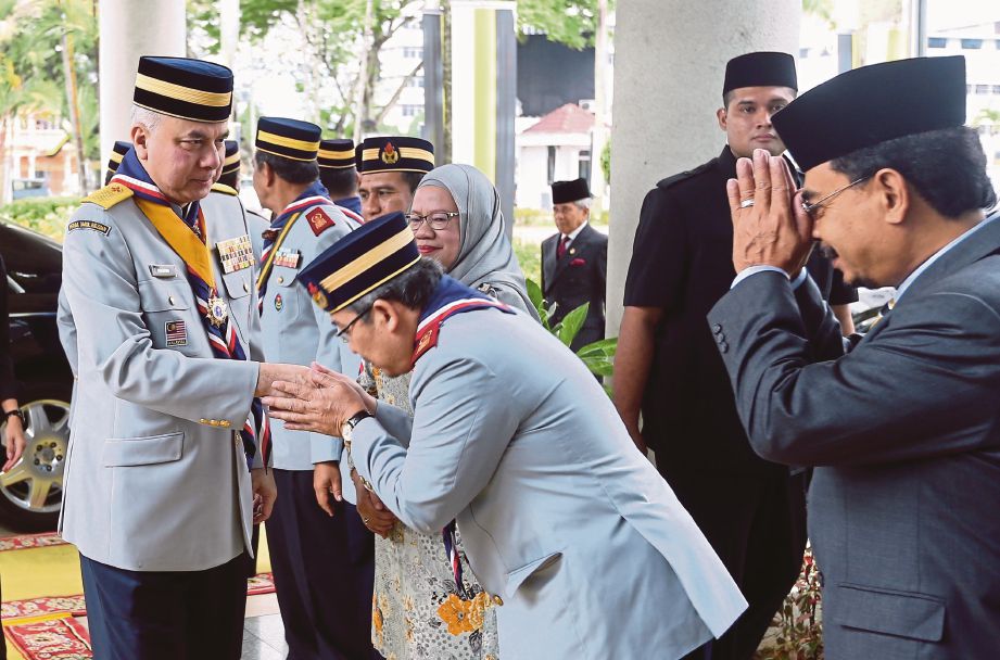  SULTAN  Nazrin  di Majlis Penganugerahan Pingat dan Sijil Pengakap Raja, Persekutuan Pengakap Malaysia Negeri Perak.