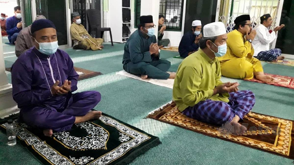 Sebahagian daripada jemaah menghadiri  ceramah Maulidur Rasul di Masjid al-Ehsan, Kampung Londang Masjid Tanah. FOTO Hassan Omar
