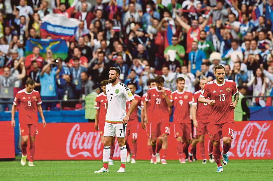 RUSSIA (baju merah) tersingkir awal di Piala Konfederasi.