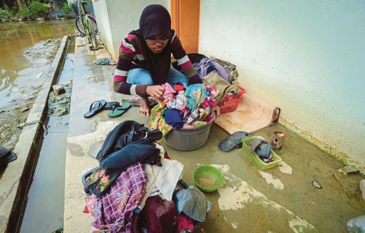 SITI Nurhaliza Mohd Rosli, 17. memilih pakaian yang dapat diselamatkan.