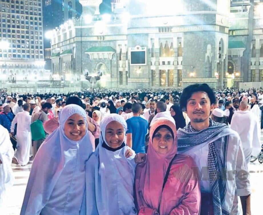 LUQMAN bersama ibu, dua adik ketika kunjungi Makkah, Madinah.