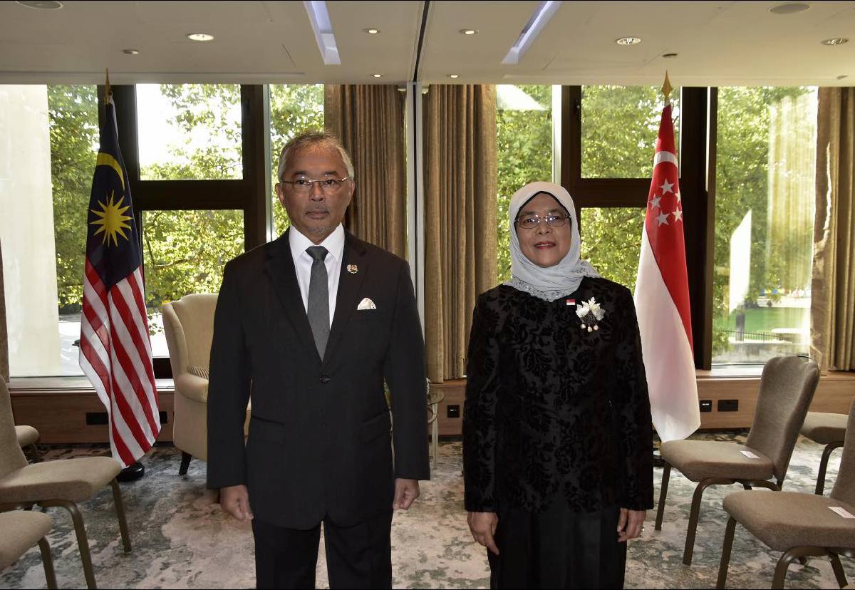 Yang di-Pertuan Agong berkenan menerima menghadap Presiden Singapura, Halimah. FOTO Ihsan Istana Negara 